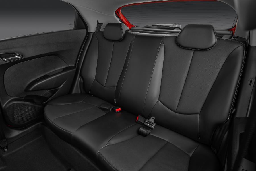 Интерьер Hyundai HB20 Spicy 1.6 Automatic 2015 года  (фото 14 из 29)